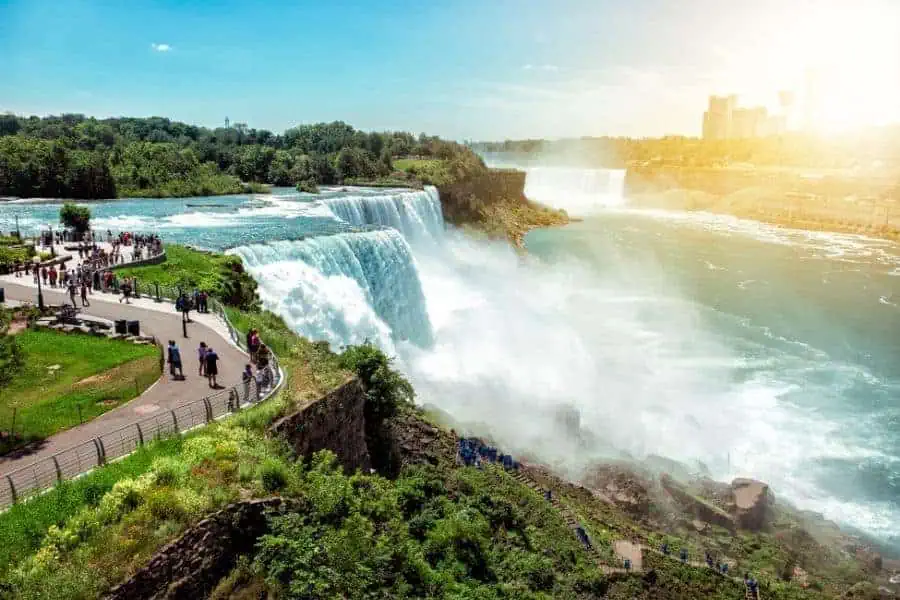 Best places to stay in Niagara Falls NY sunset Faraway Notes