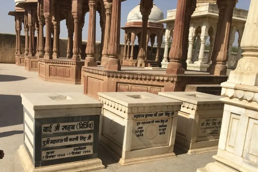 Cenotaphs of children in Bikaner Rajasthan Faraway Notes