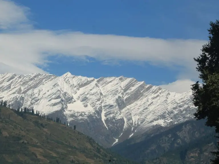Manali views of snow clad mountains