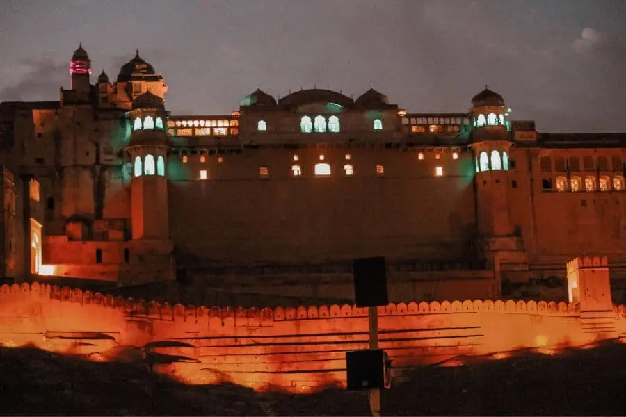 amer light and sound show