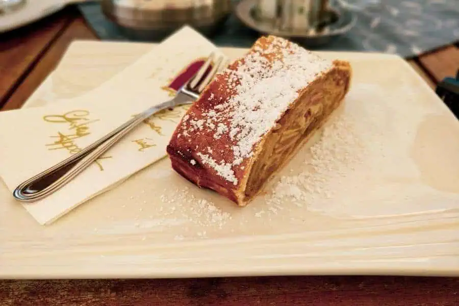 apple strudel wachau austria