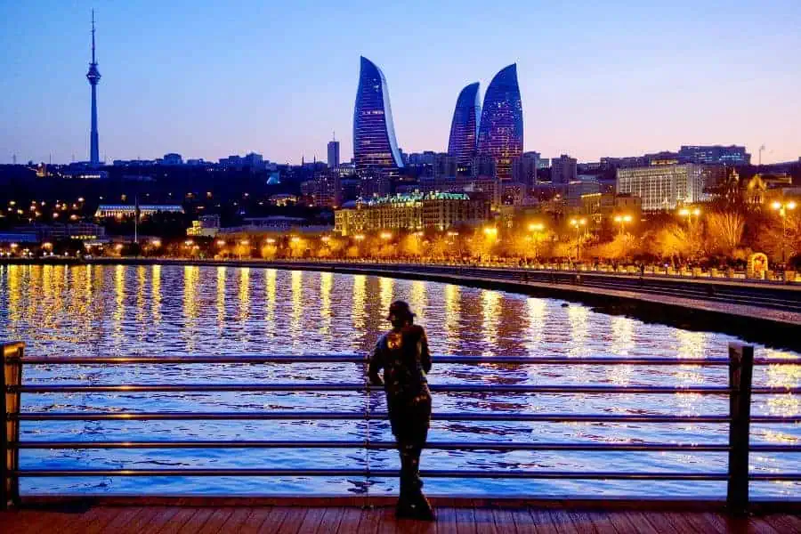 bulvar baku boulevard flame towers night view