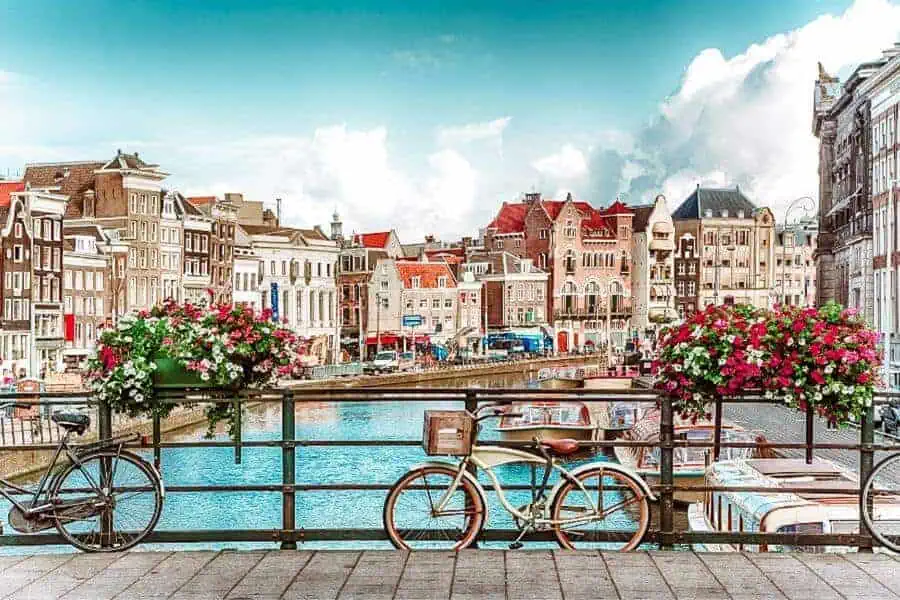 canals of amsterdam europe in 10 days