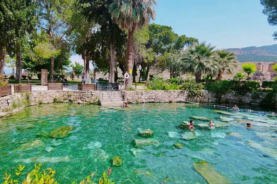 cleopatras antique pool sacred pamukkale turkey turkiye