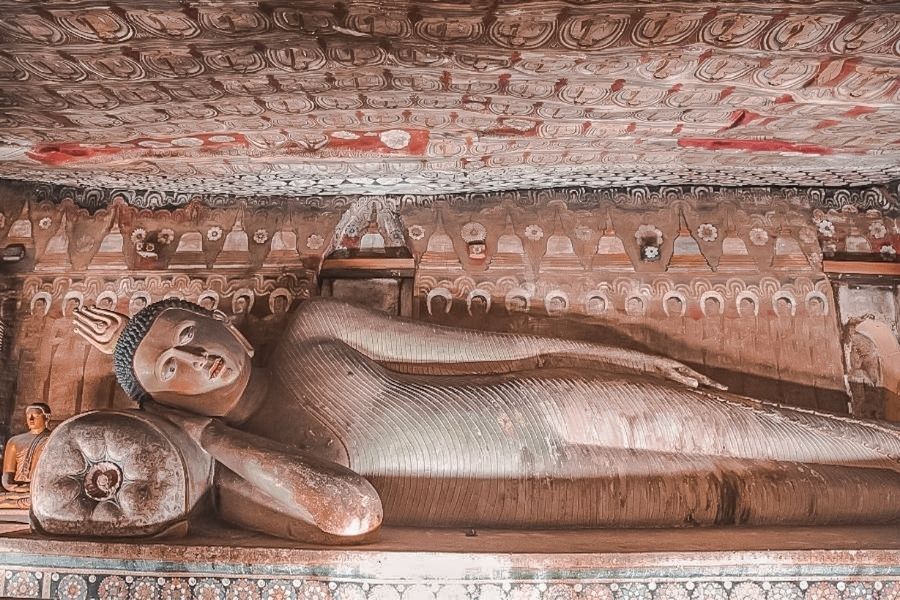 dambulla cave temple kandy