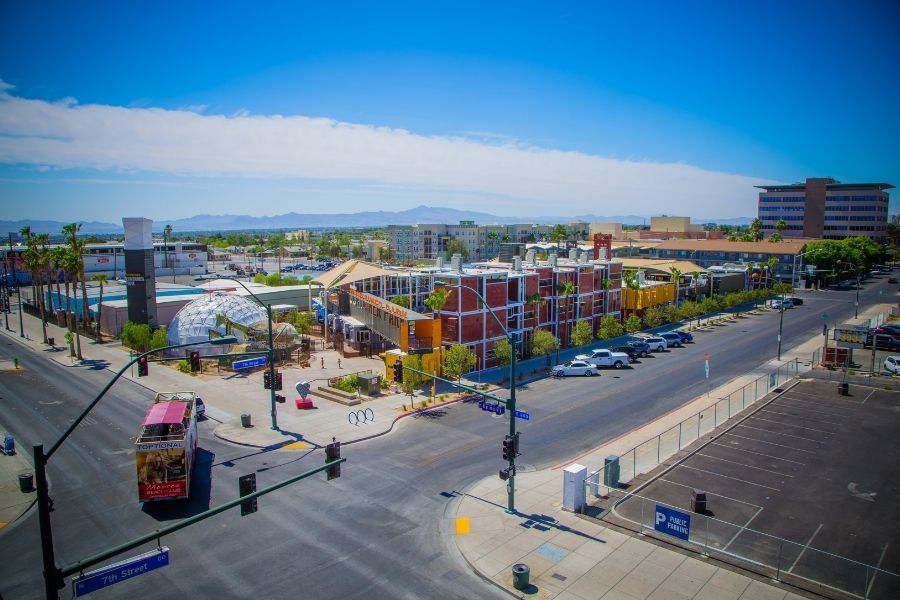 deuce buses getting around las vegas with kids