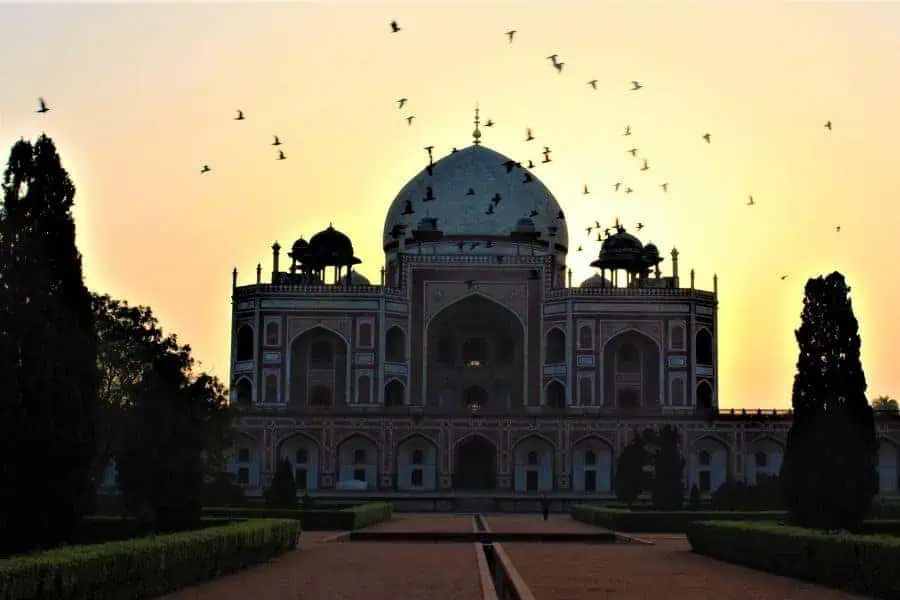 early morning at humayun's tomb in delhi
