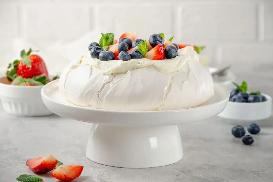 pavlova australian dessert traditional