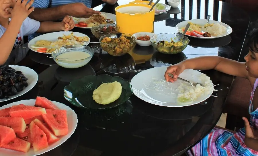 lunch in a houseboat in kumarakom kerala