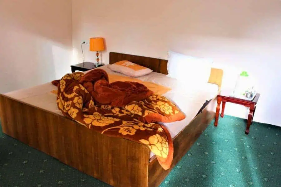 tukchu homestay bedroom