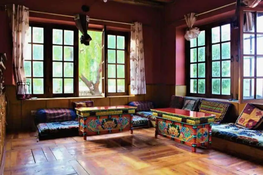 tukchu homestay dining room