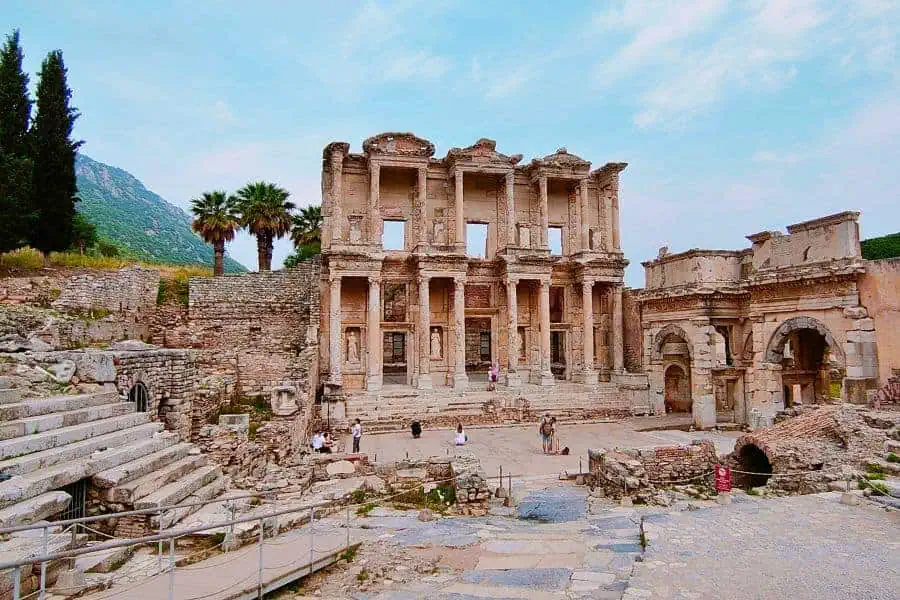 library of celsus ephesus ancient city selcuk izmir