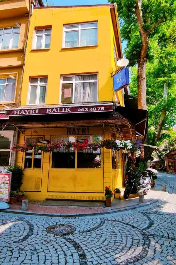 restaurant hayri balik midye tava arnavutkoy