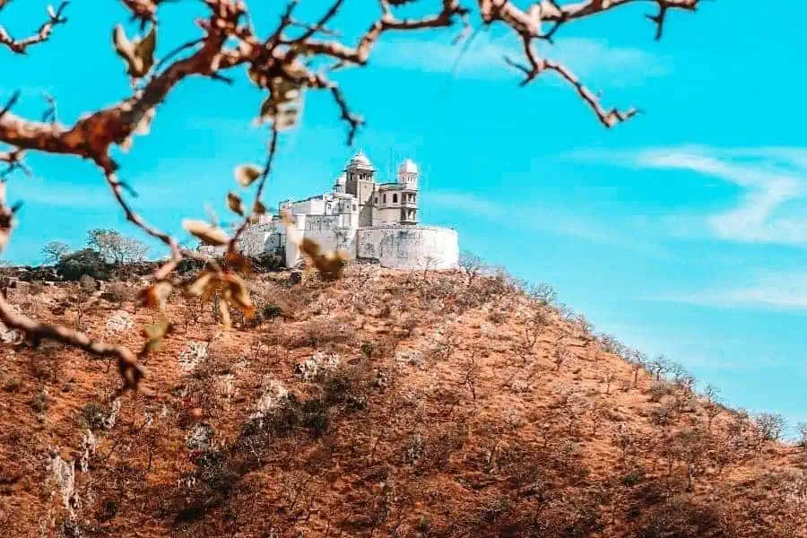 sajjangarh monsoon palace udaipur rajasthan