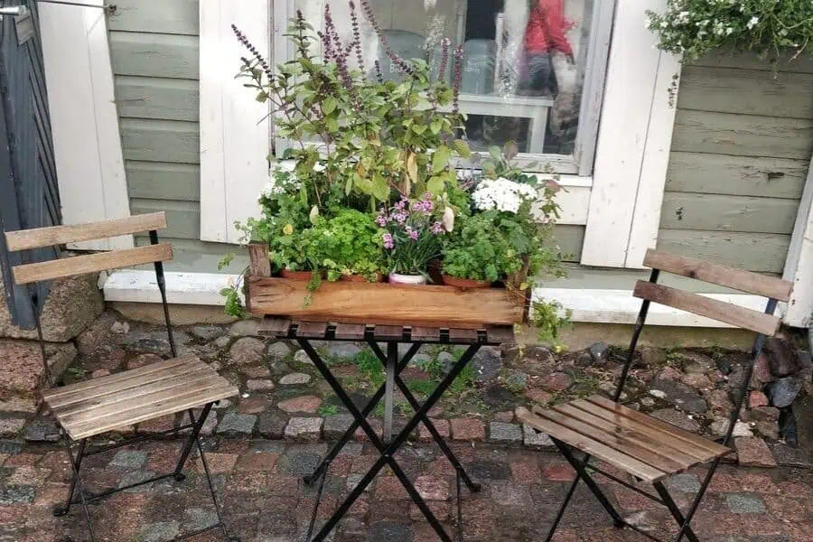 sidewalk cafes in porvoo finland