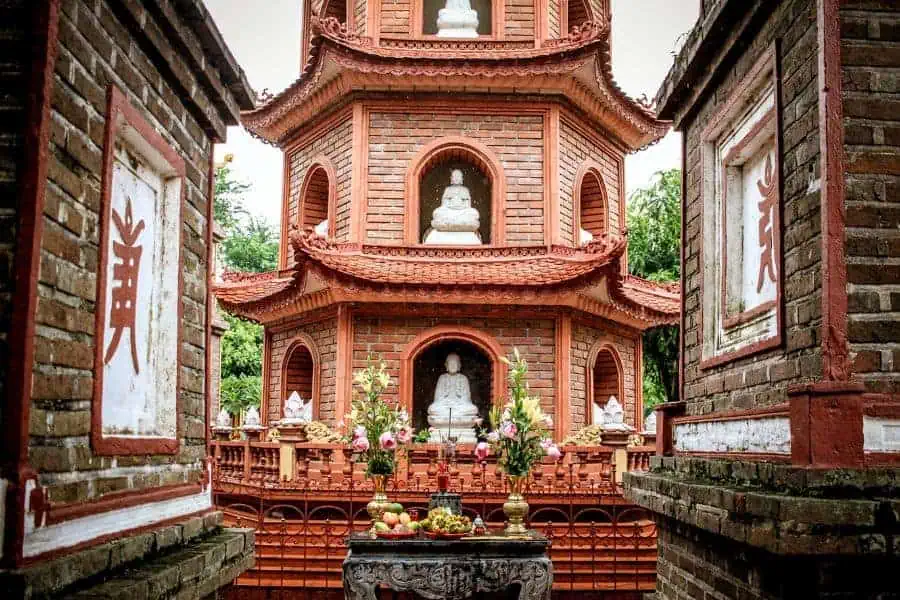 tran quoc pagoda hanoi