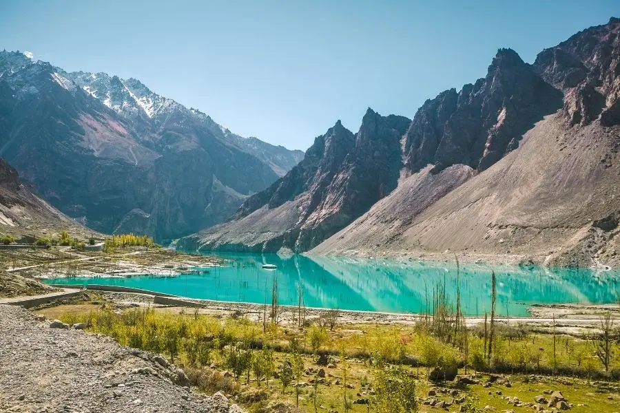 attabad lake karimabad gilgit baltistan pakistan karakoram highway