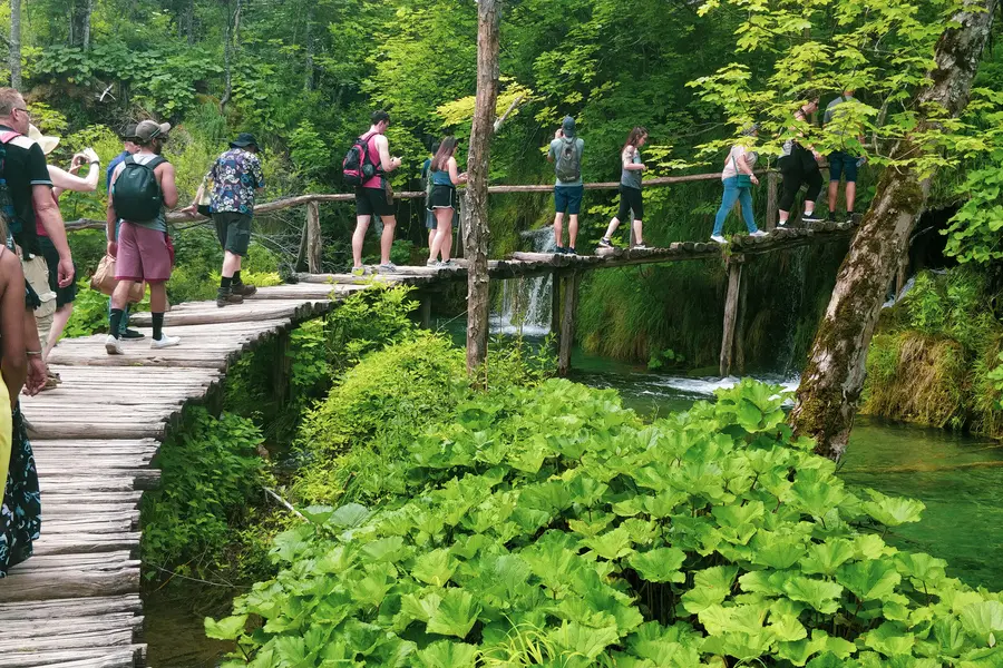 boardwalks plitvice lakes national park croatia