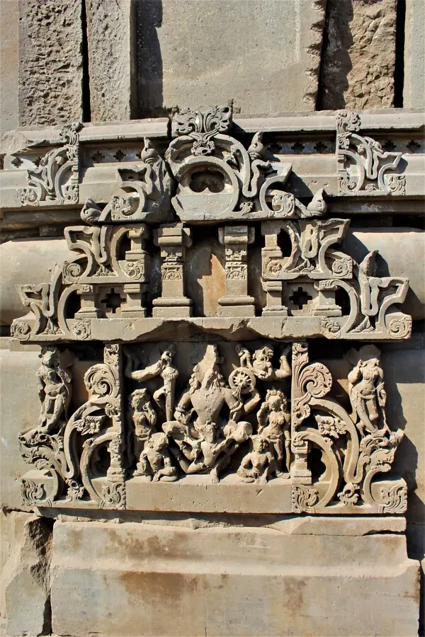 carved pillars harshat mata temple abhaneri