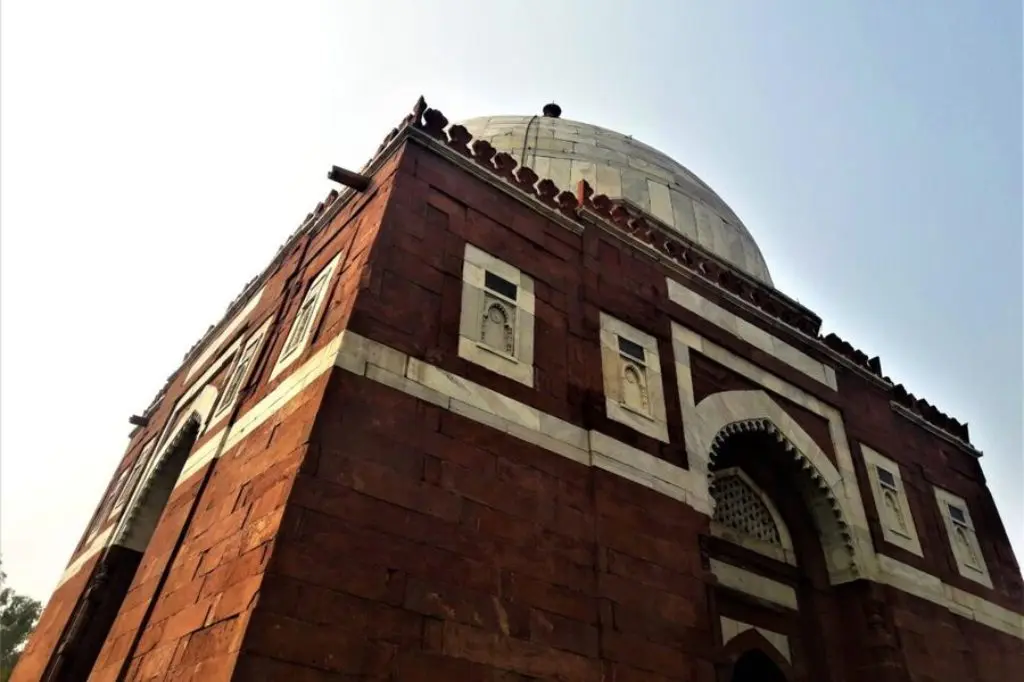  Ghiyas-ud-din Tughlaq's Mausoleum 