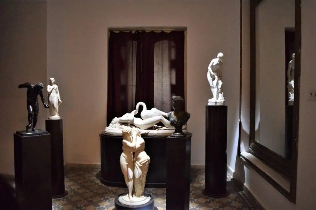 italian sculptures at jai vilas palace gwalior