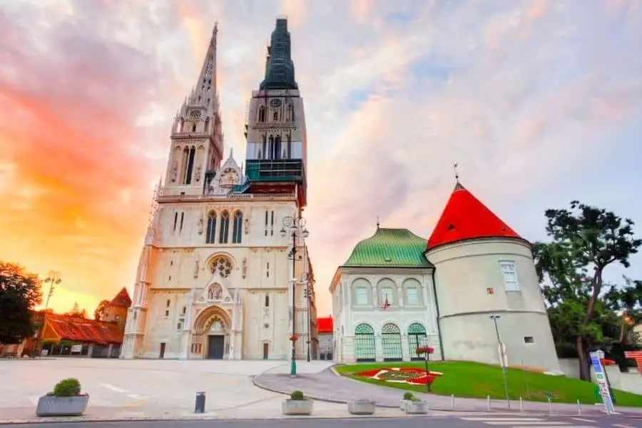 kaptol square zagreb cathedral