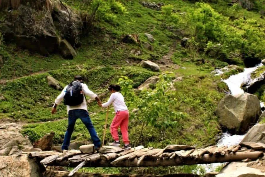 Faraway Notes kheerganga trek bridges Parvati valley