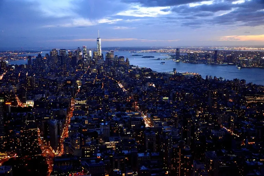 manhattan skyline from empire state building
