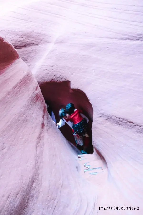 navigating lower antelope canyon with kids