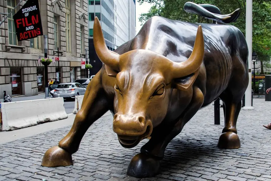 new york 2 days itinerary wall street charging bull