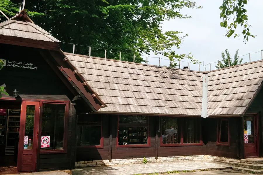 plitvice souvenirs