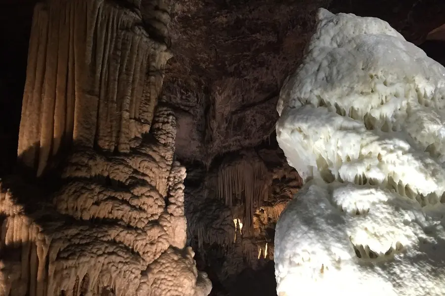 postojna caves