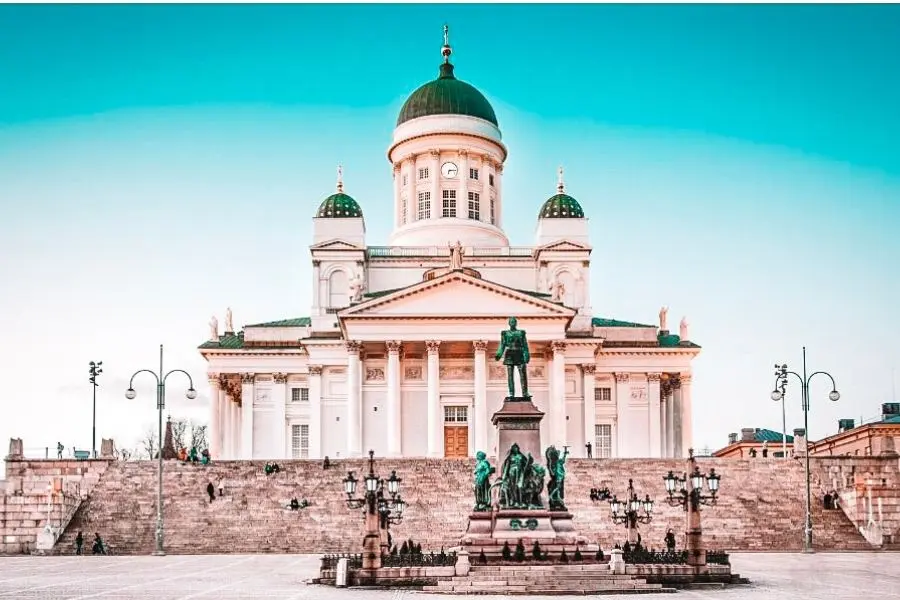 senate square helsinki cathedral