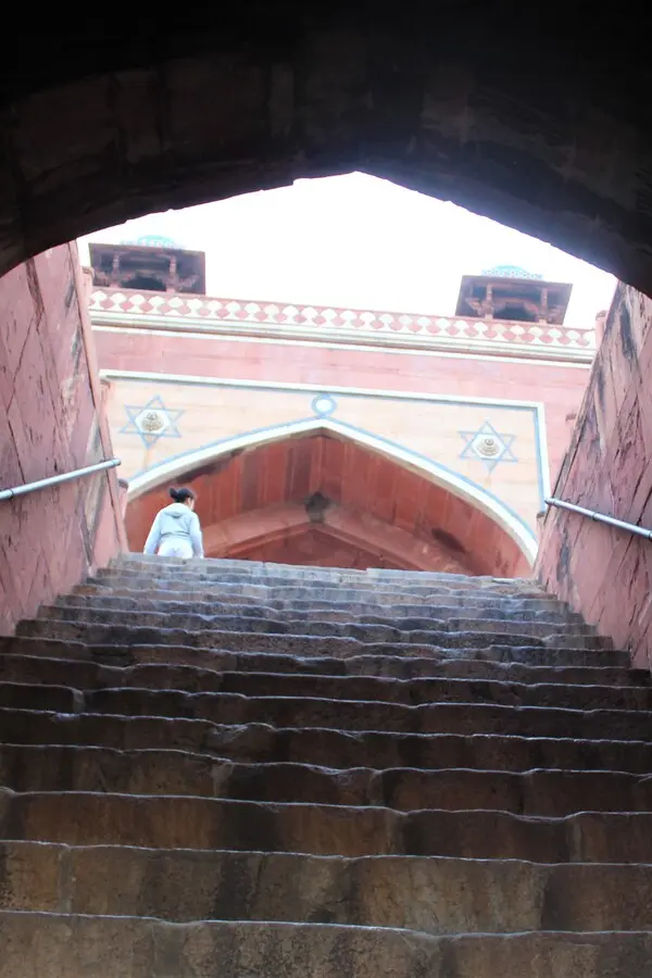 stairs leading to the humayun's tomb