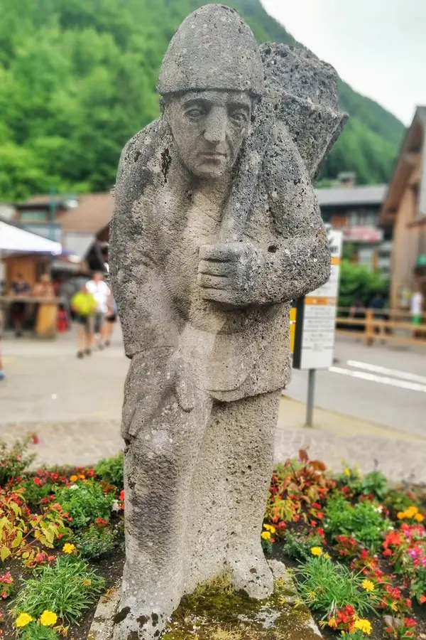 hallstatt statue