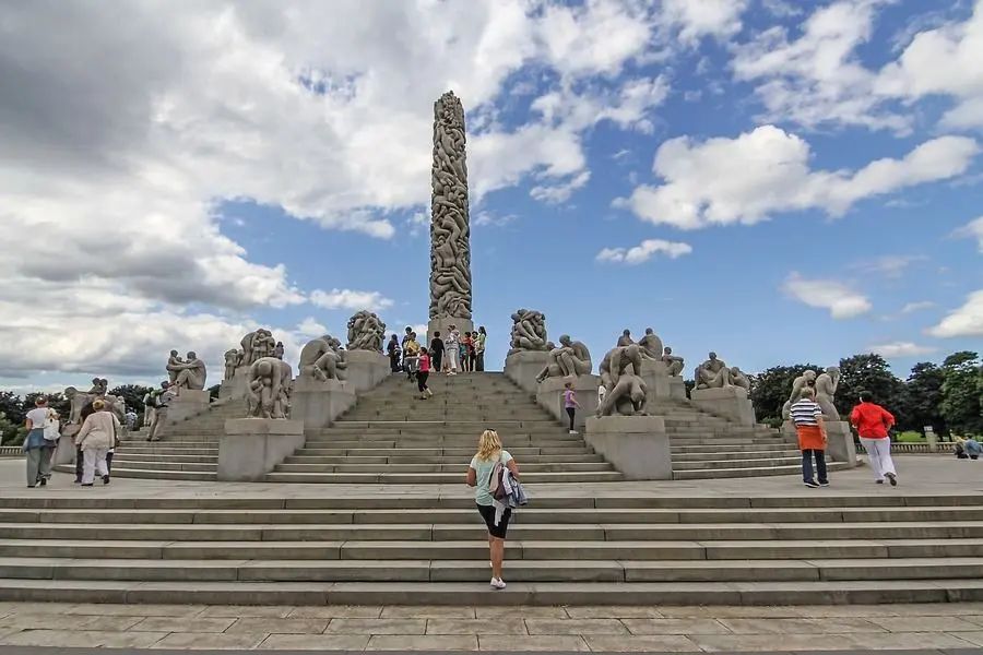 Vigeland sculpture park frogner park oslo 