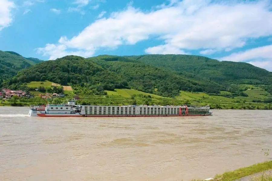 wachau valley cruise austria